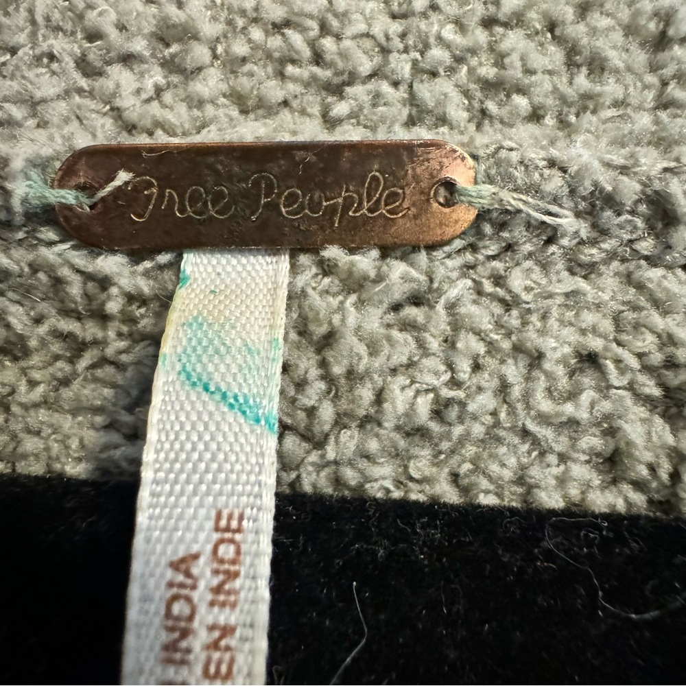Free People Women's Cabin Fever Pullover. Gray/Tope Color. Size XS - Picture 9 of 15